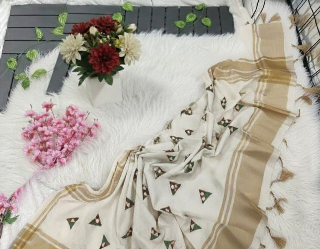 Max Pallu Exclusive Fancy Saree with Blouse – Cream Saree with Golden Accents & Multicolor Motifs