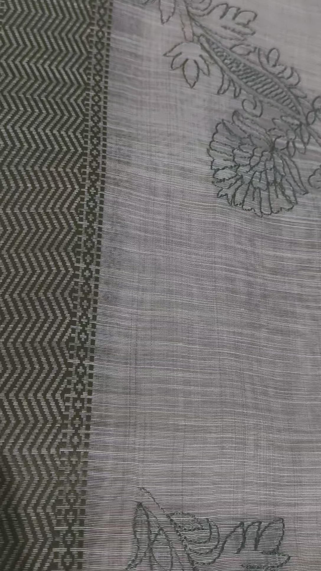 Cream Roll Exclusive Fancy Saree with Blouse – White & Green Floral Elegance